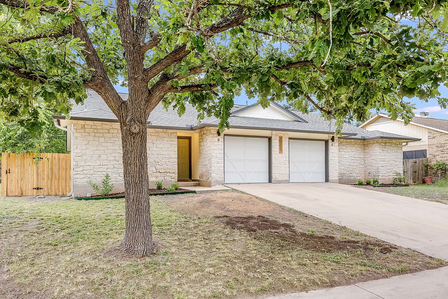 This is a duplex with only the driveway as a shared space. One unit gets the left side of the driveway while the other unit gets the right side. All other spaces are private. Located 3 min from the MOPAC Freeway and 7 min from I-35.