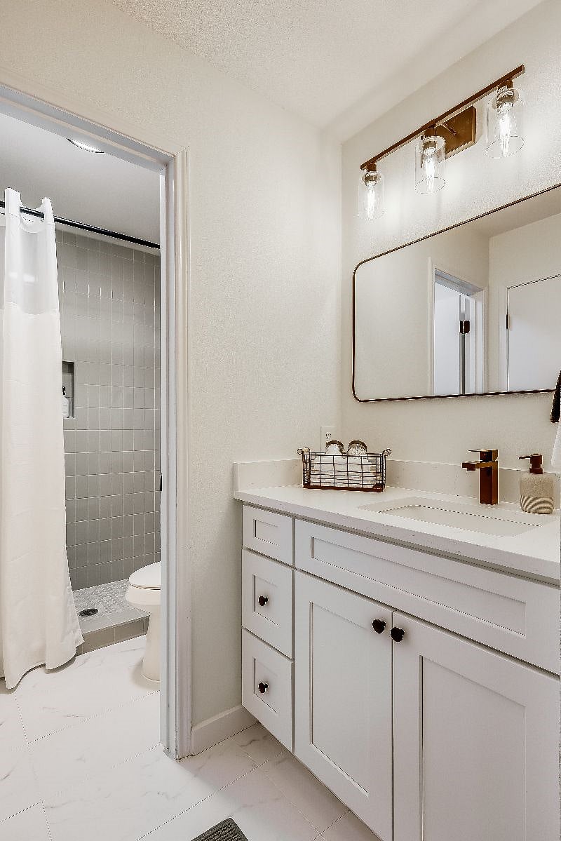Primary Bathroom - newly renovated Walk-in Shower
