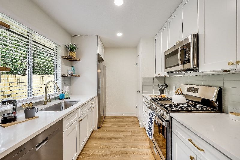Kitchen - You have all new stainless steel appliances, coffee maker, french press. rice maker and an air fryer.