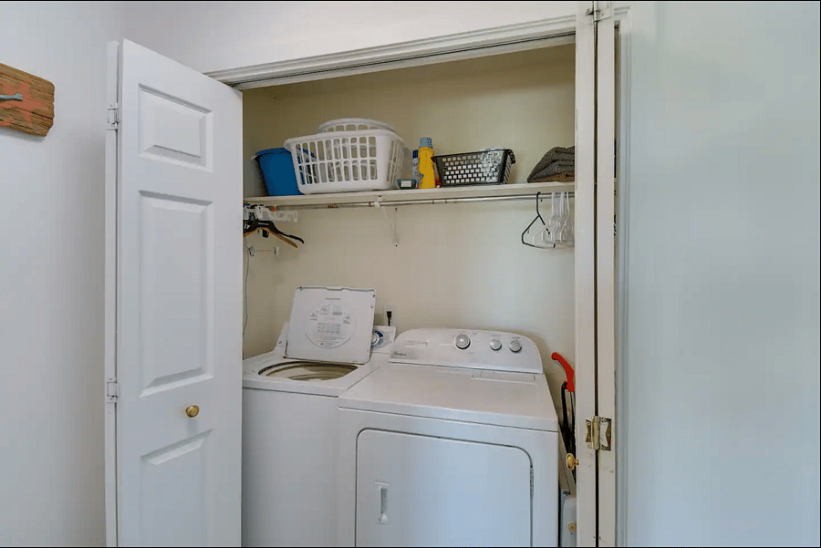 Washer / Dryer (recently updated to new appliances, photos coming)