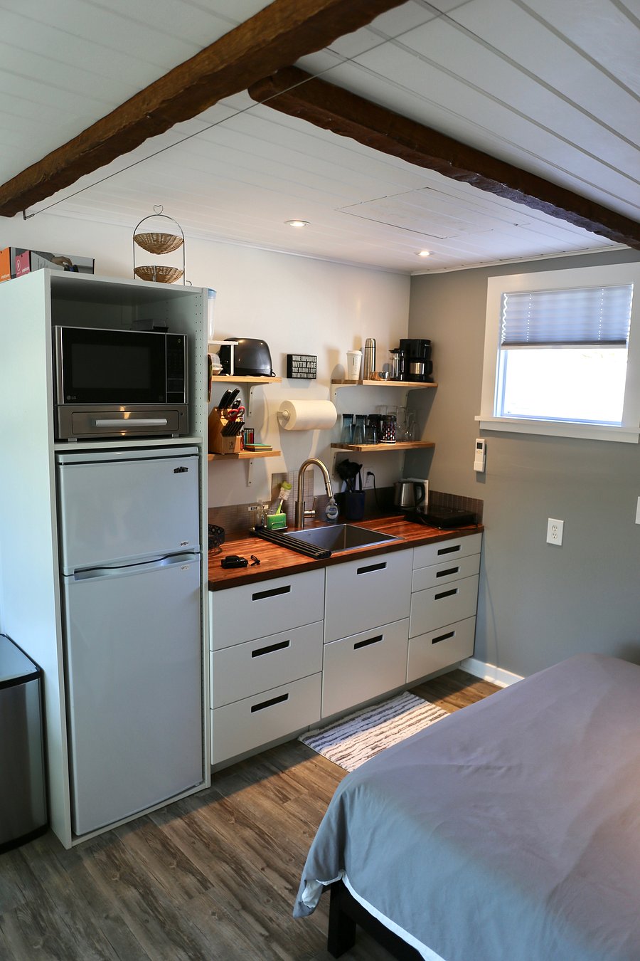Kitchenette
