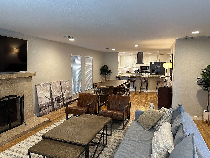 Furnished Finder property 558305_1 photo 3