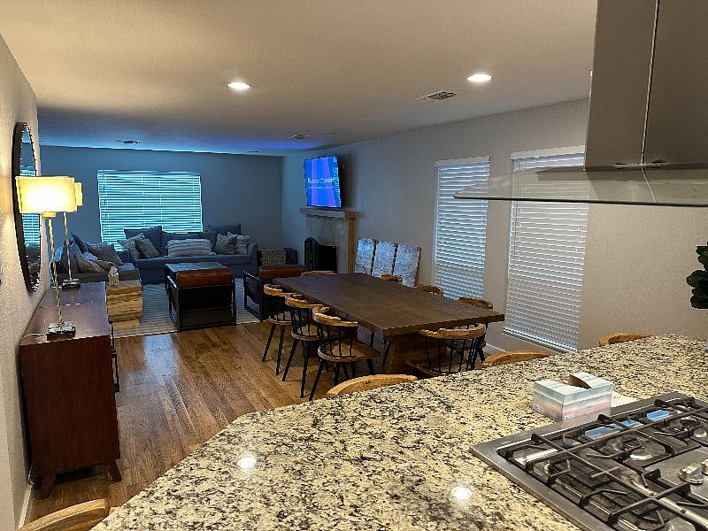 Furnished Finder property 558305_1 photo 7