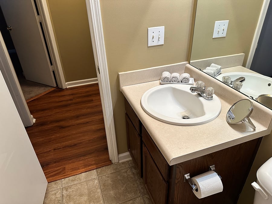 Shared bathroom (2nd pic).