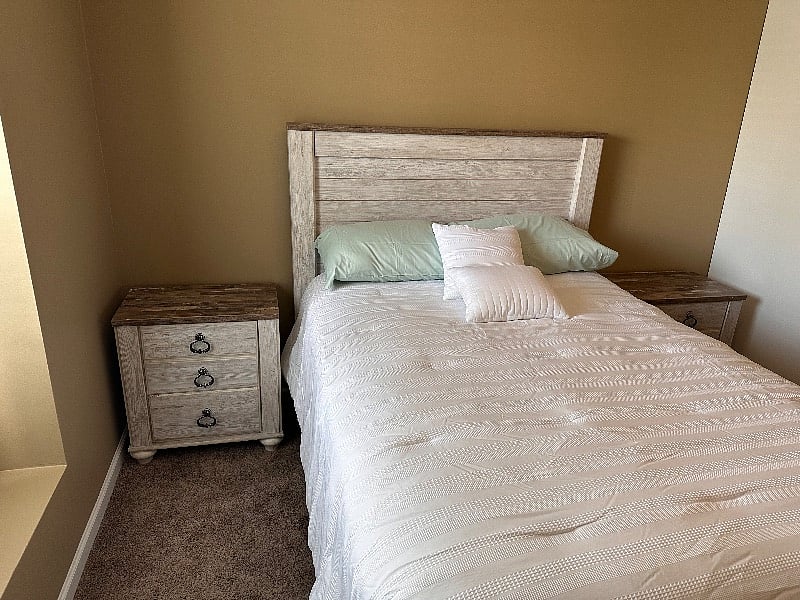 Bedroom 2 (2nd pic).