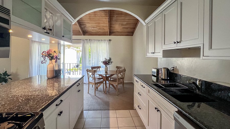 Furnished Finder property 558520_1 photo 4