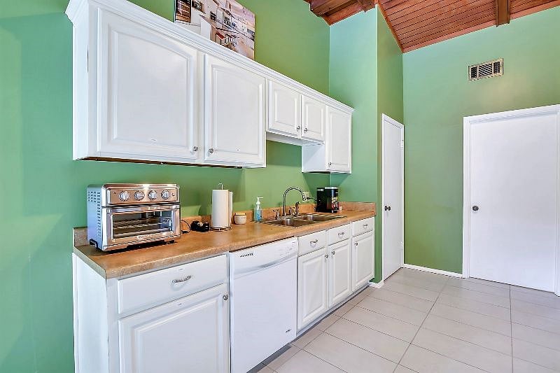 Furnished Finder property 558552_1 photo 13