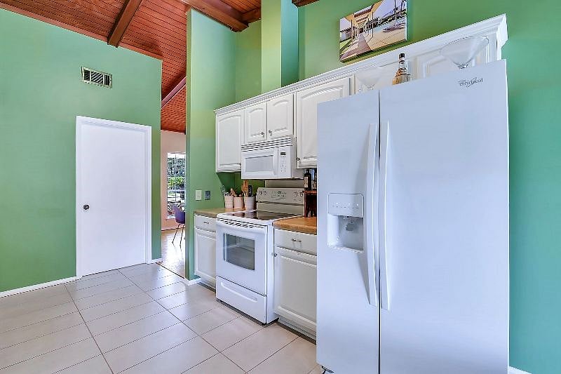 Furnished Finder property 558552_1 photo 12