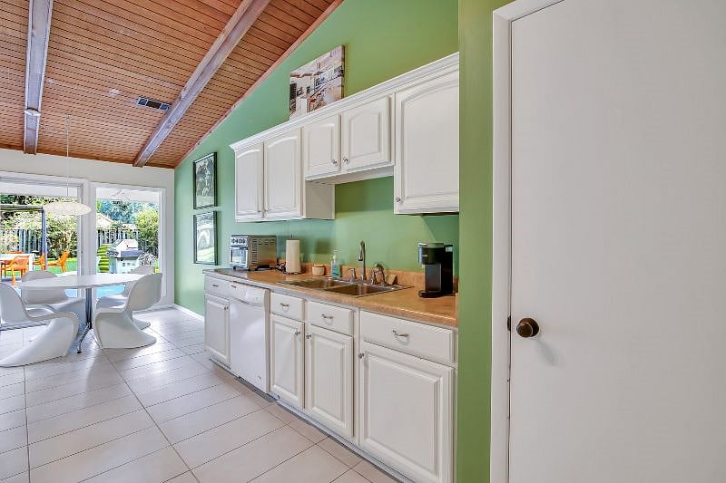 Furnished Finder property 558552_1 photo 14