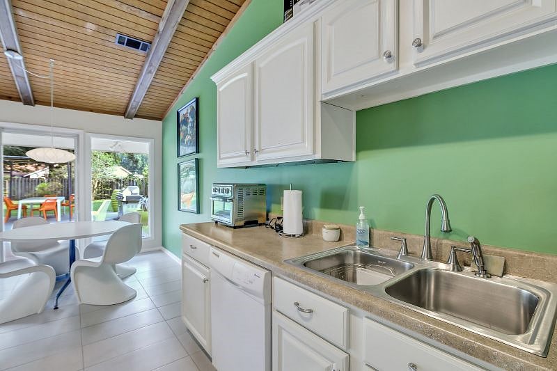 Furnished Finder property 558552_1 photo 15