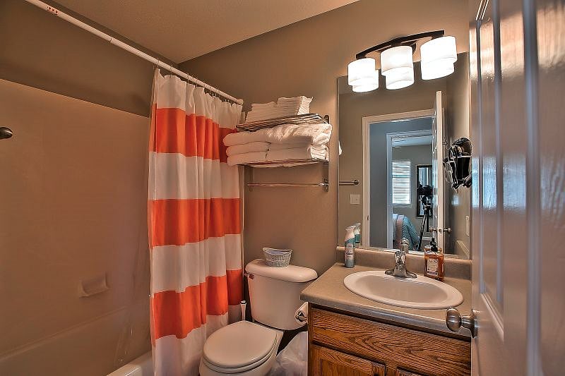 Main Bathroom