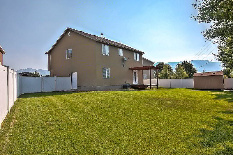 Large, fully fenced back yard