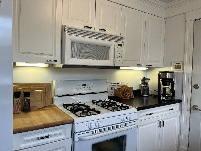 Furnished Finder property 558590_1 photo 7
