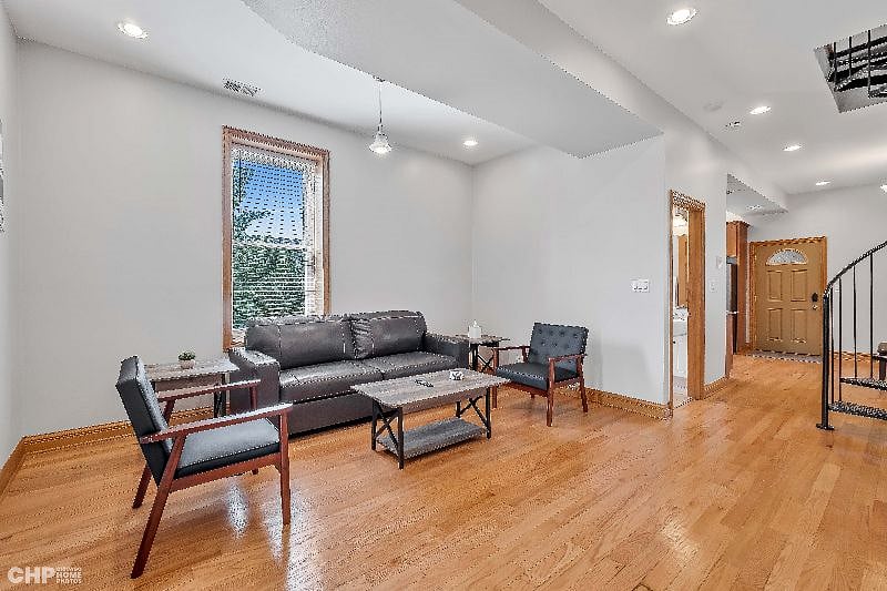 Furnished Finder property 558685_1 photo 3