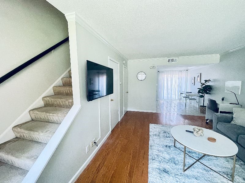 Furnished Finder property 558694_1 photo 3