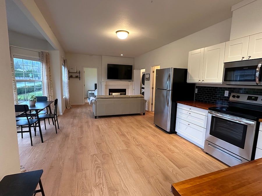 Furnished Finder property 558728_1 photo 3