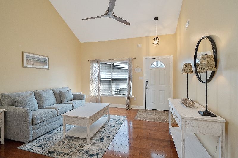 Furnished Finder property 558883_1 photo 4