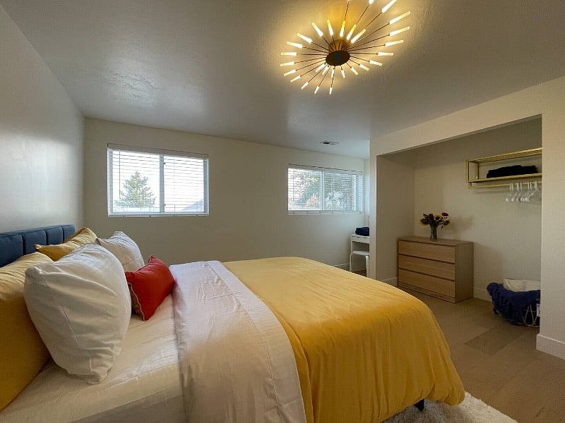 Queen Bedroom 