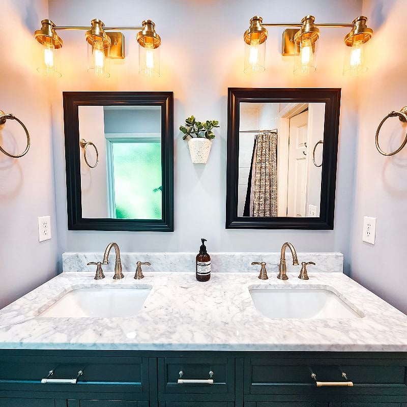 Powder Room (Master Bedroom)