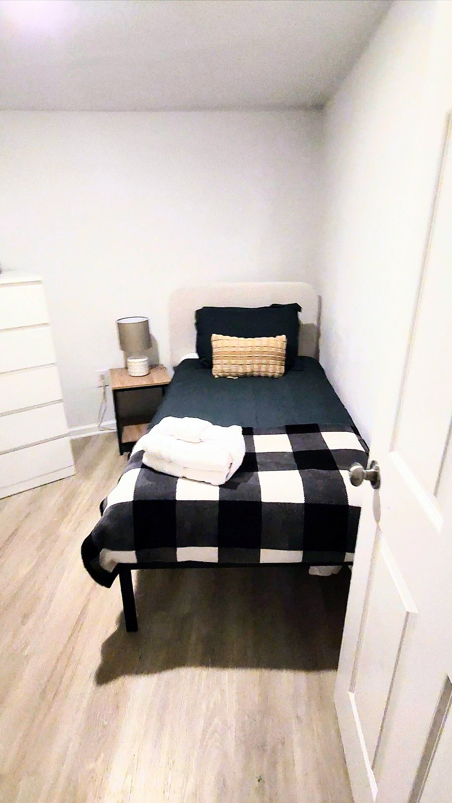 Furnished Finder property 558916_1 photo 18