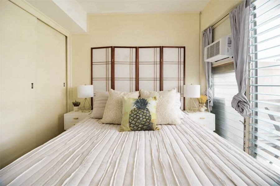 Comfortable, supportive queen size bed.