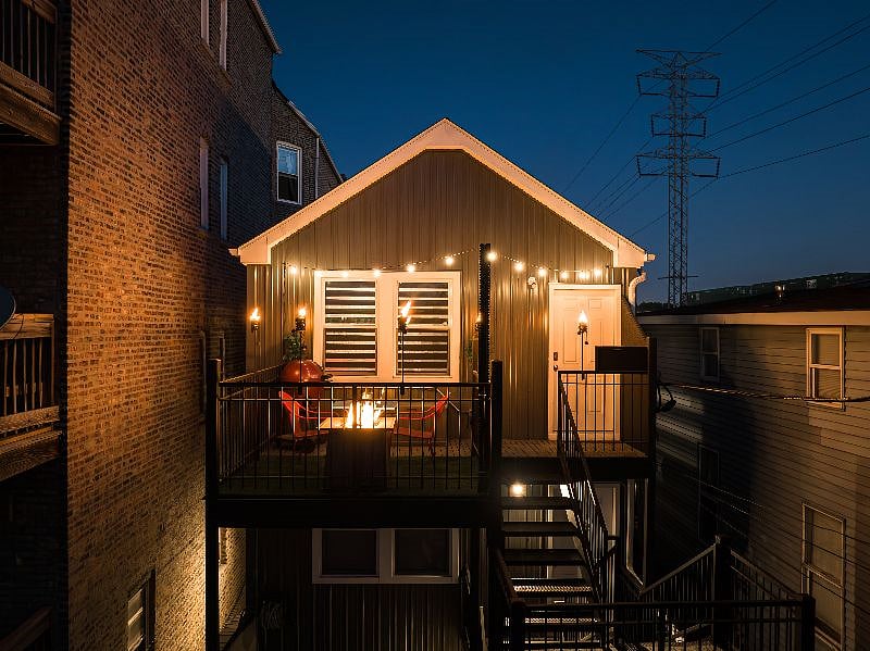 A peaceful urban oasis on the strangest street in Chicago - you'll find a mix of all sorts of people and things here, a delightfully simple place to enjoy a luxury stay.