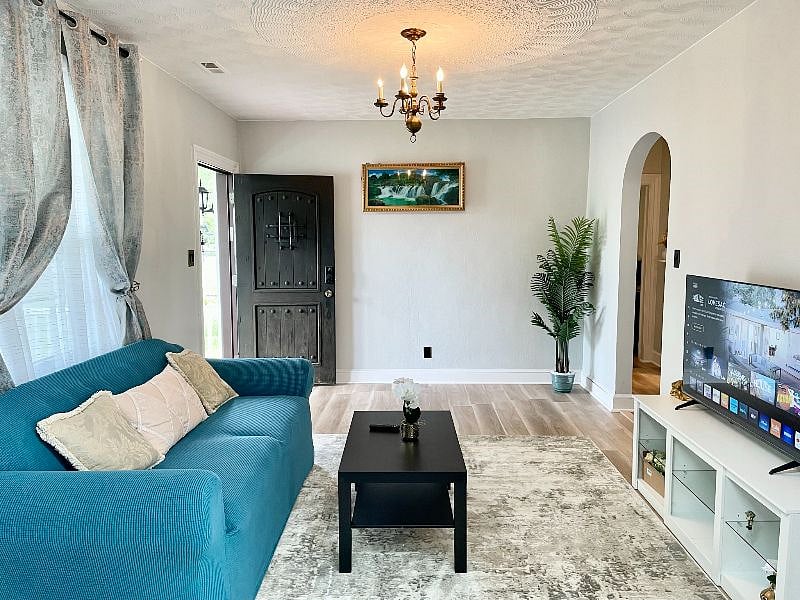 Furnished Finder property 558967_2 photo 3