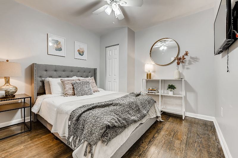 Queen bed size