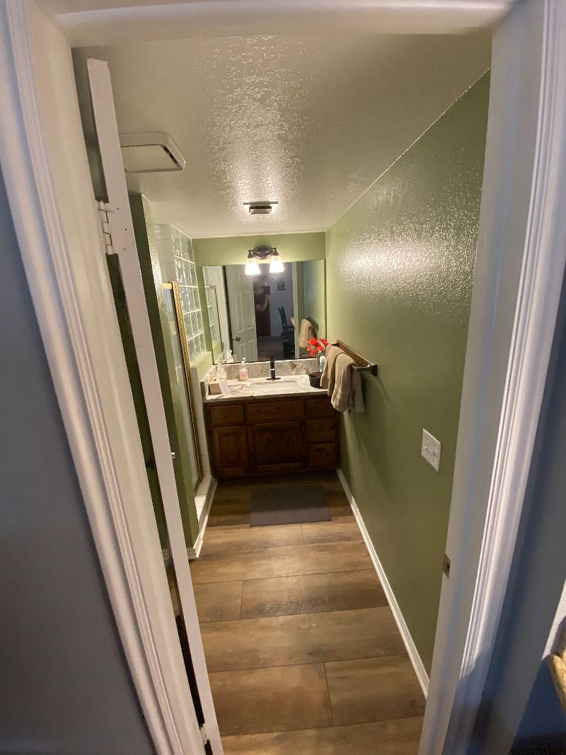 Main floor bath