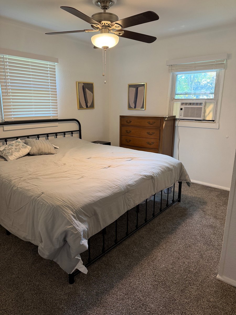Bedroom 1 - King