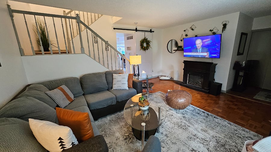 Living Room with 55" Samsung TV
