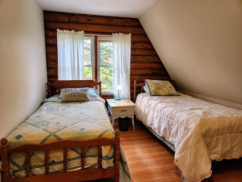 Bedroom #2, Twin Beds
