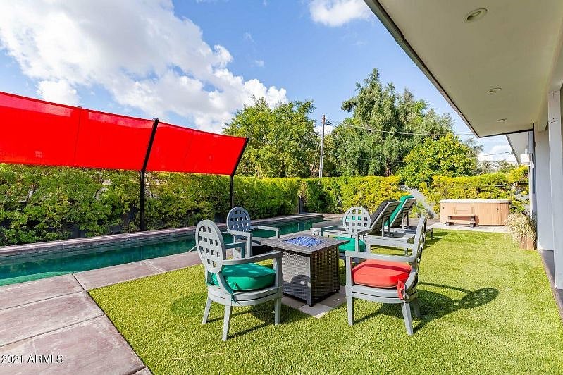 Turf table fire pit lounge