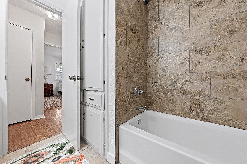 Furnished Finder property 559502_1 photo 12