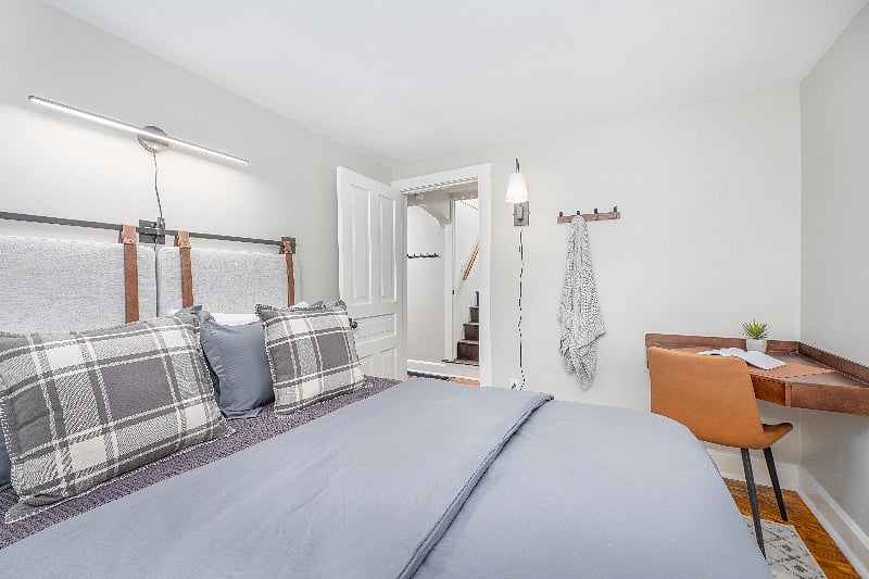 Queen size bed