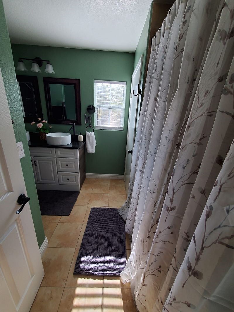 Furnished Finder property 559625_1 photo 24