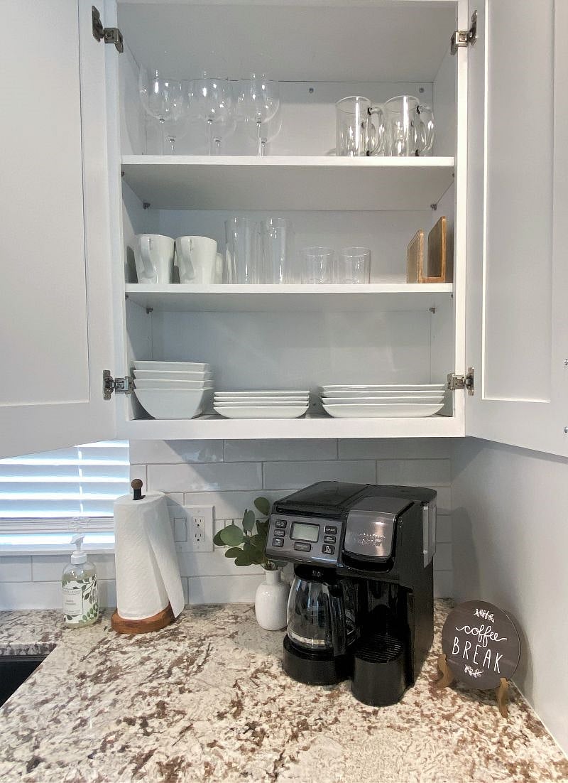 Dish set and drinkware can serve up to 4 guests.