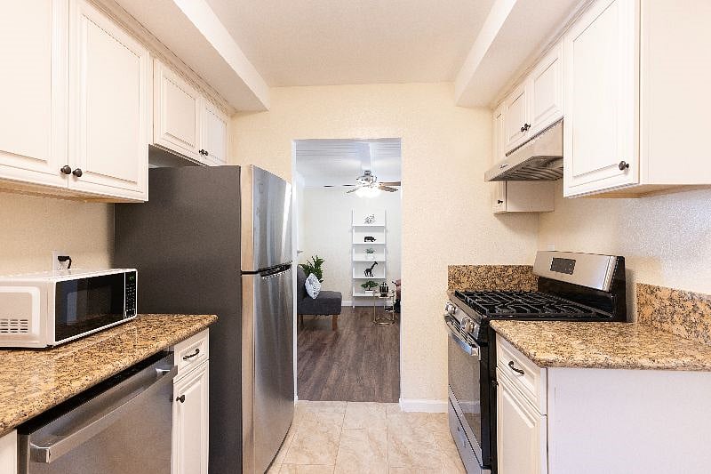 Furnished Finder property 559704_1 photo 22