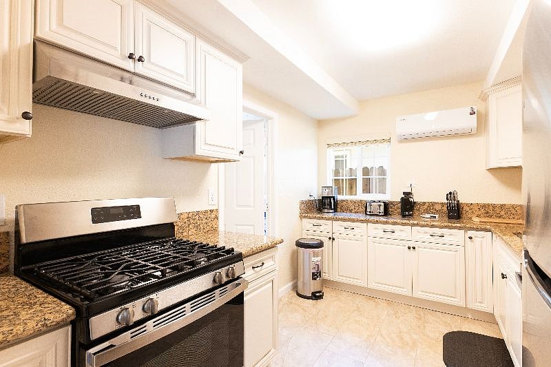 Furnished Finder property 559704_1 photo 23