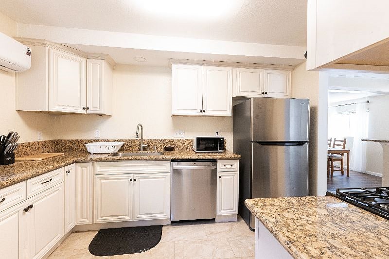Furnished Finder property 559704_1 photo 24