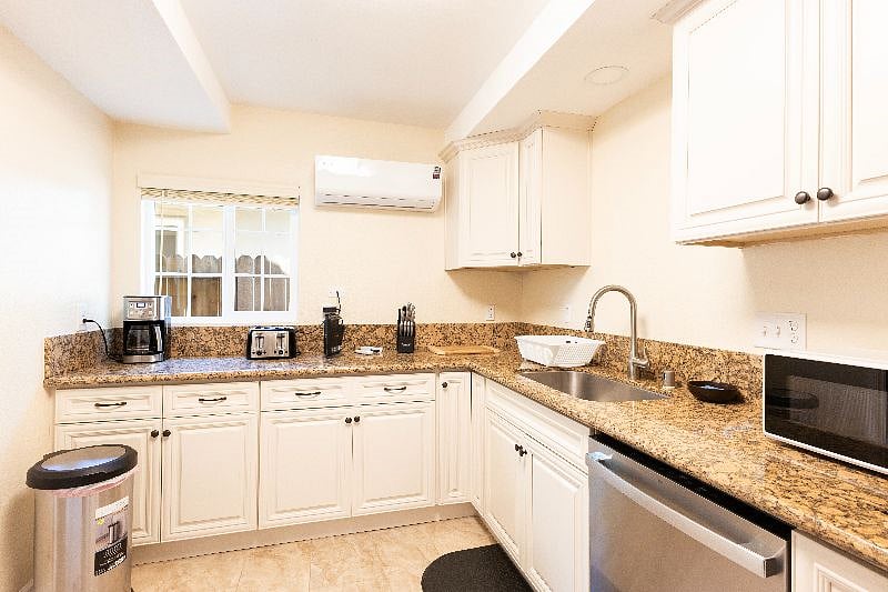 Furnished Finder property 559704_1 photo 25