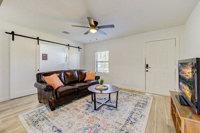 Furnished Finder property 559815_1 photo 4
