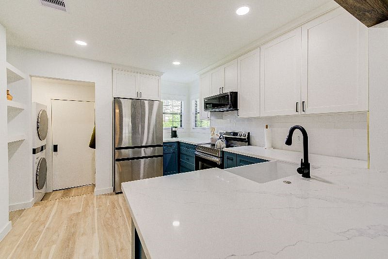 Furnished Finder property 559815_1 photo 12