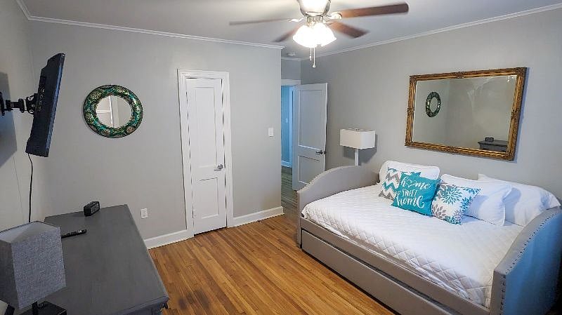 Middle Room