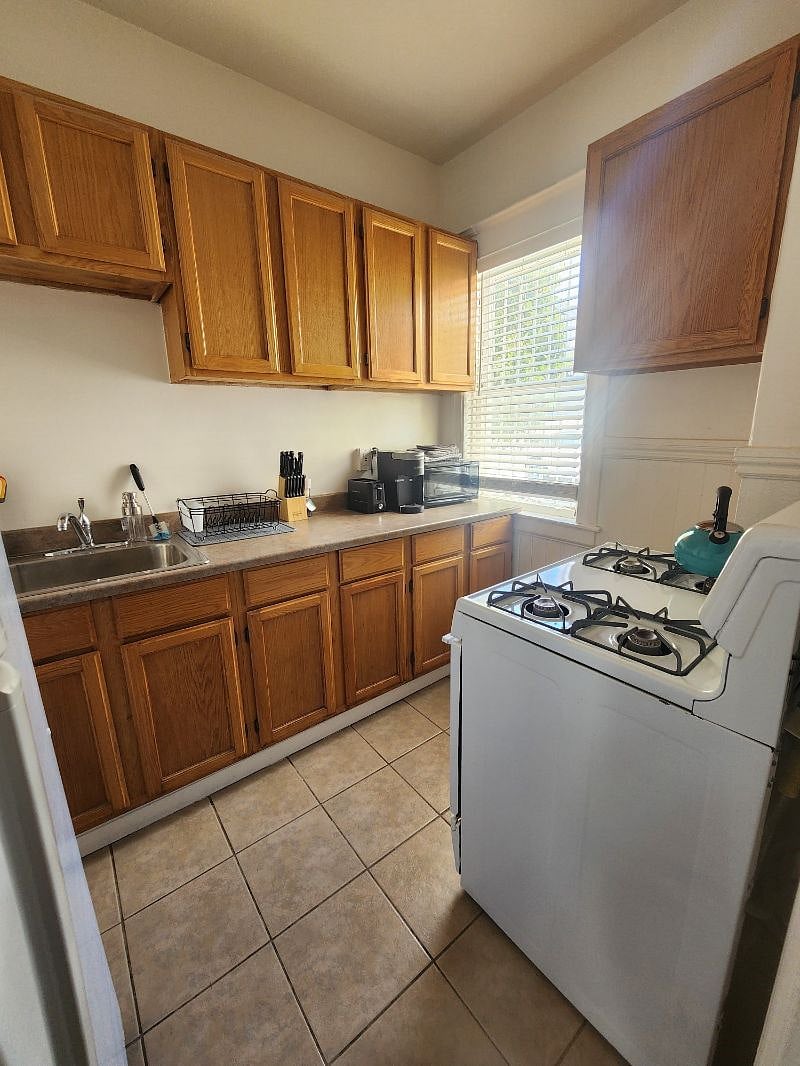 Kitchen Sideview