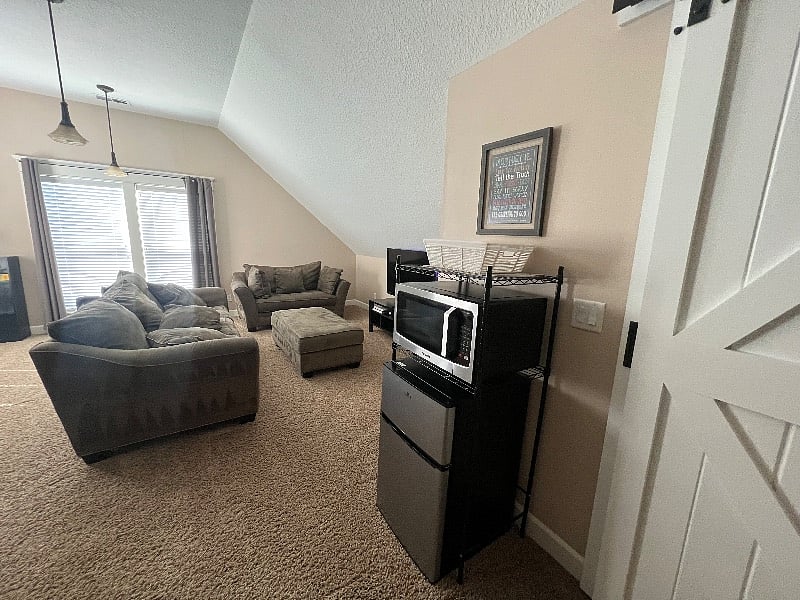Furnished Finder property 560023_1 photo 3
