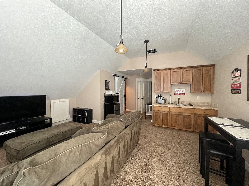 Furnished Finder property 560023_1 photo 6