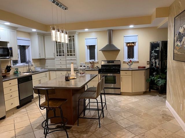 Spacious kitchen