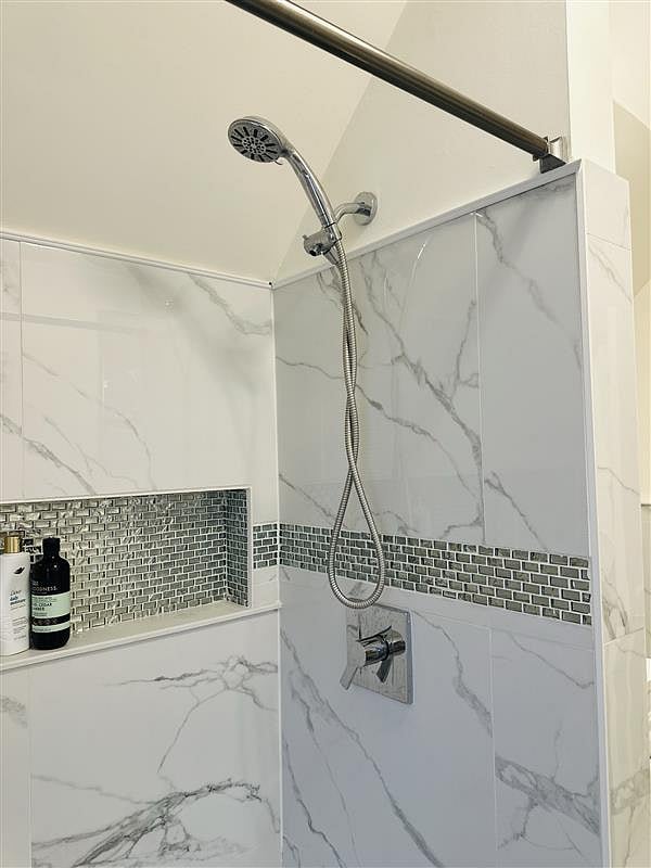 Furnished Finder property 560046_2 photo 16