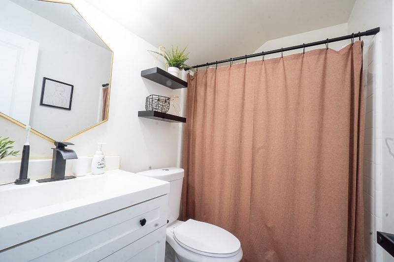 Furnished Finder property 560063_1 photo 4